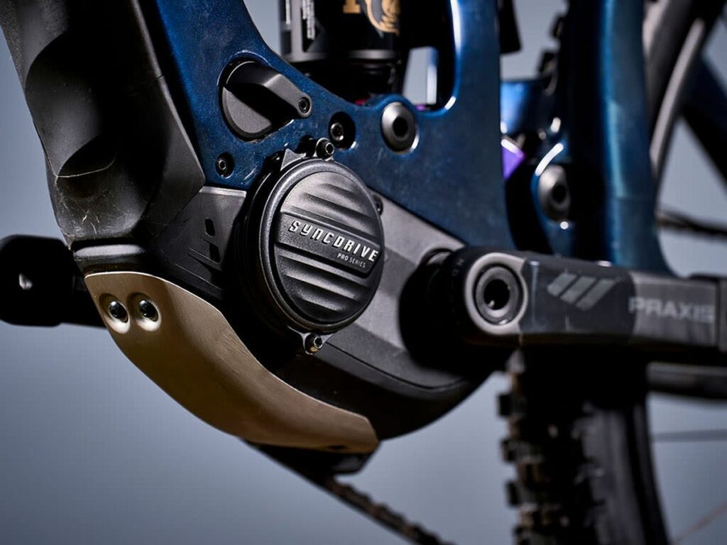 moteur vttae giant reign advanced monte dans le cadre du velo