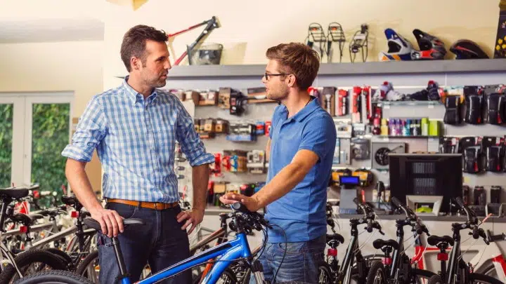 relation vendeur client magasin velo