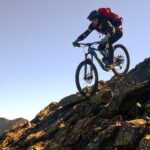 alexis righetti en haute montagne sur son vélo